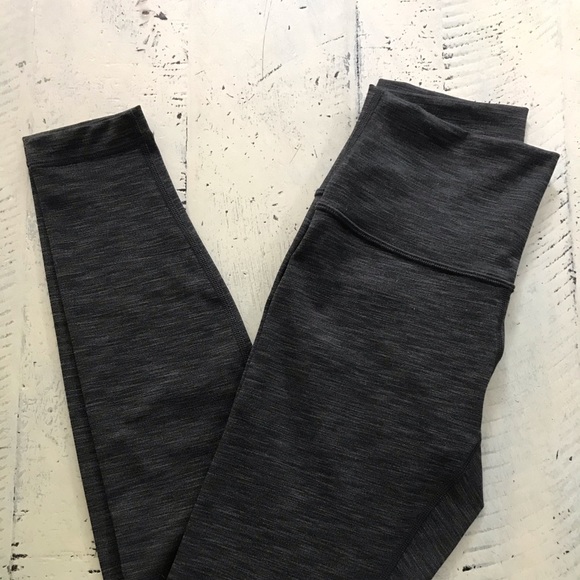 BUNDLE of LULULEMON leggings and sports bra - Picture 2 of 7